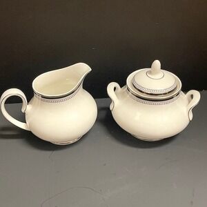 Vintage Royal Doulton Sarabande H5023 Lidded Cream and Sugar Set